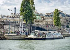 Batobus: Seine River Hop-on Hop-off Boat Tour