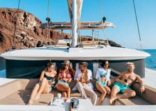 Small-Group Santorini Caldera Catamaran Cruise with Meal and Drinks