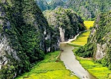 Ninh Binh, Hoa Lu, Tam Coc & Mua Cave: Guided Tour from Hanoi + Lunch