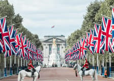Buckingham Palace: Interior Tour with Royal Walking Tour