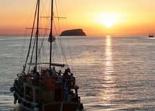 Santorini: Sunset Cruise