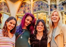 Barcelona: Professional Photoshoot at Casa Batlló & Casa Milà