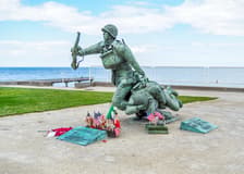 From Paris: Normandy D-Day Beaches Full-Day Guided Tour with Lunch