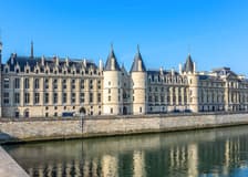 Île de la Cité Guided Tour with Sainte-Chapelle Tickets