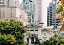 Vancouver: Guided Bus Tour, Lookout Tower Entry & Stanley Park Walking Tour