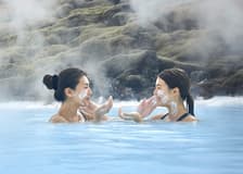 Reykjavik: Blue Lagoon Admission Tickets + Northern Lights Tour