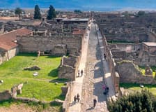 From Naples: Pompeii Guided Tour with Round-Trip Transfers