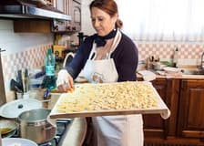 Sorrento: Small Group Home Cooking Class with Local Host