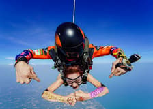 Ocean View Tandem Skydive in Pattaya: 13,000 ft Jump with Hotel Transfers