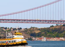 Lisbon: Hop-on Hop-off Boat Tour by Yellow Boat