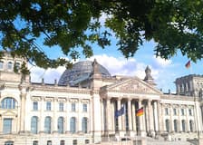 Berlin: Parliament District Guided Tour in German