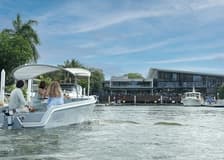 Gold Coast: Private Electric Boat Rental