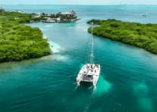 Isla Mujeres Catamaran Tour with Open Bar, Snorkelling and Buffet