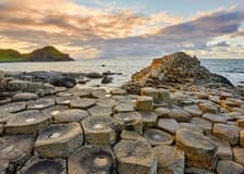 From Belfast: Giant’s Causeway, Dark Hedges & Dunluce Castle Full-Day Tour