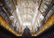 Cordoba Mosque-Cathedral & Jewish Quarter Guided Tour with Optional Alcázar Visit