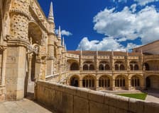 Lisboa Card: Access to 50+ Attractions & Unlimited Public Transportation