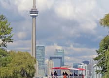 Toronto: Guided Harbour & Islands Cruise + Drink