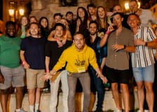 Lisbon: Guided Pub Crawl + 8 Drinks + VIP Club Entry