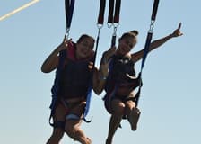 Hurghada: Guided Parasailing Experience + Roundtrip Transfer