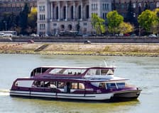 Budapest Evening Danube River Sightseeing Cruise with Unlimited Prosecco