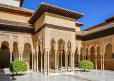 Alhambra Skip-the-Line Guided Tour with Nasrid Palaces