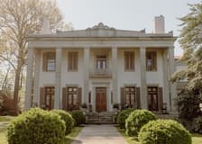 The Belle Meade Mansion Tour + Wine Tasting