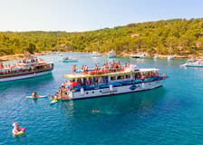 From Split: Blue Lagoon, Shipwreck & Solta Cruise with Lunch