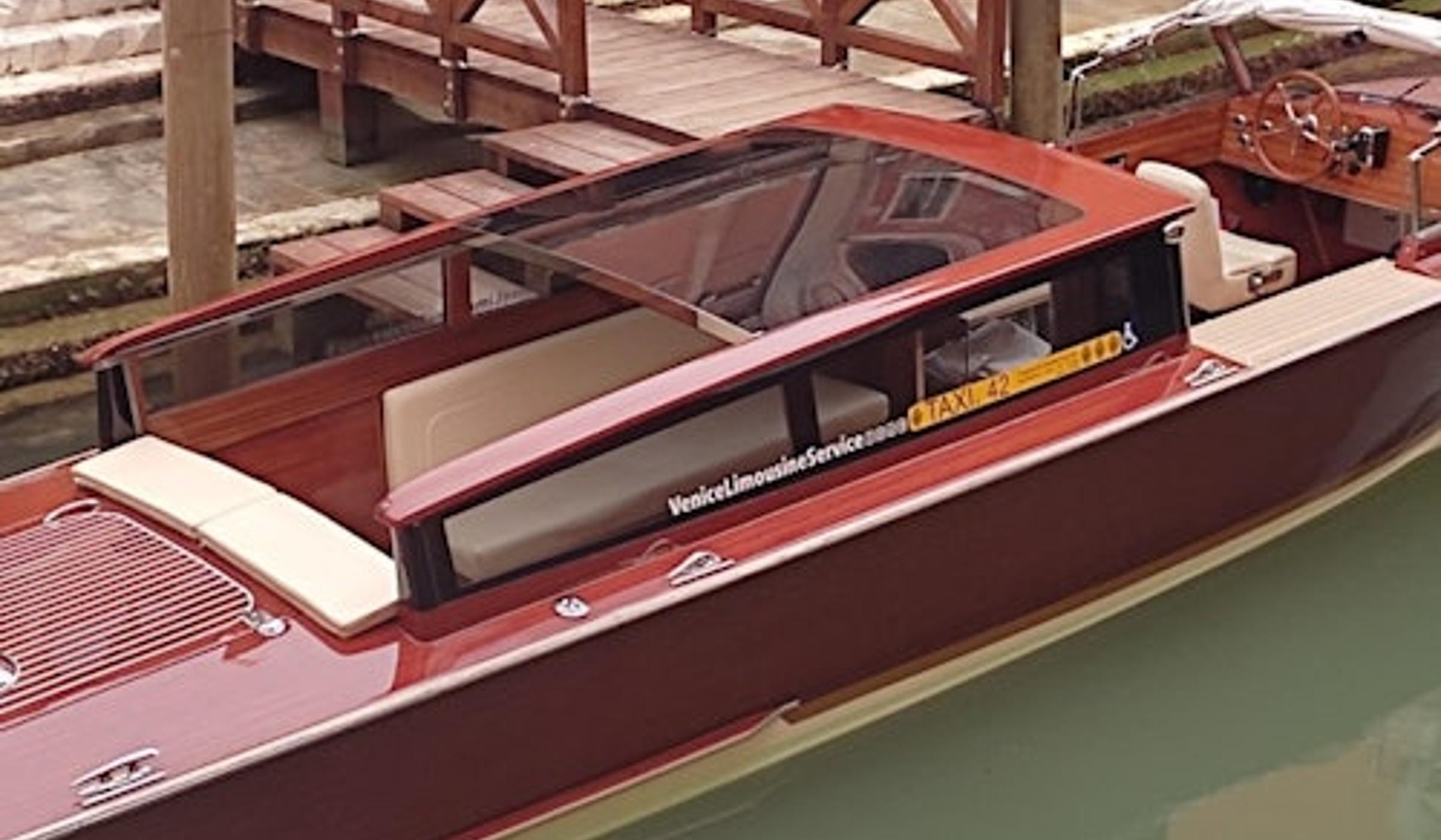Venice Transfers from Saint Lucia station, Venice