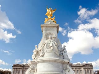 Buckingham Palace State Rooms Tickets & Changing the Guard Tour
