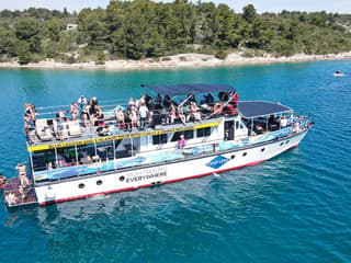 From Split: Blue Lagoon, Shipwreck & Solta Cruise with Lunch — gallery 3