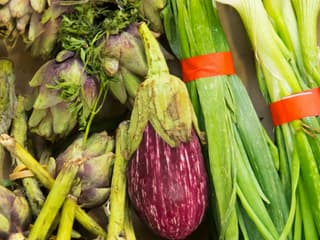 Paris: Marché d'Aligre Guided Walking Food Tour