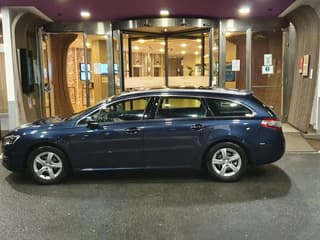 Paris: Shared Shuttle Transfer from Paris Montparnasse Station to CDG Airport