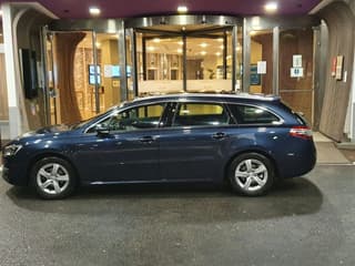 Paris: Private Shuttle Transfer from CDG Airport to Hotel