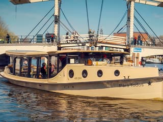 Amsterdam: 75-Min Canal Cruise with Historic VR Experience — gallery 2
