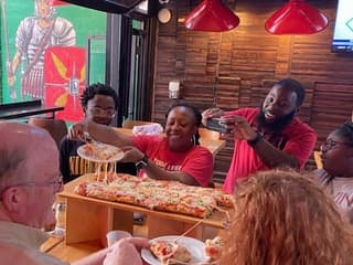Chicago Pizza Bus Tour Ticket — gallery 1