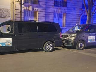 Paris: Private Shuttle Transfer from CDG Airport to Hotel