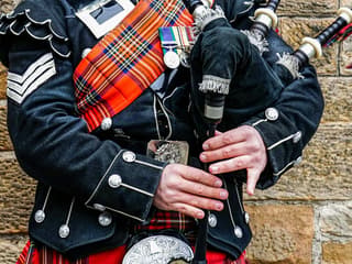 Edinburgh: Audio Guide App by TouringBee