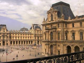 Murders And Mysteries: Louvre — gallery 1