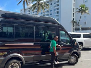 Miami: South Beach Walking Tour with Skyline Cruise