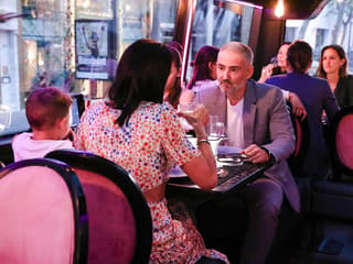 Dari Arc de Triomphe: Makan Malam Signature Bus Toqué dengan Pemandangan Paris, Paris