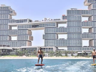 Dubai: Guided eFoil Experience