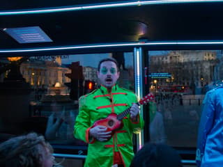 London: Guided Bus Tour + Live Entertainment — gallery 3