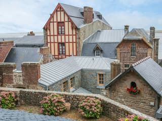 Mont Saint-Michel: Admission + Transport from Paris