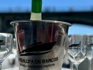 Seville: 1-Hr Romantic Boat Tour — gallery 3