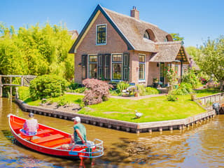 From Amsterdam: Giethoorn Small-Group Day Tour with Electric Boat Ride — gallery 2