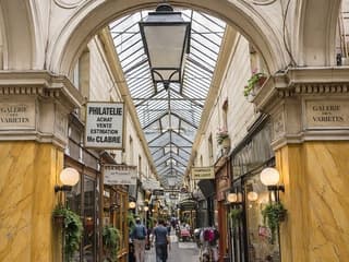 Paris - Passages Couverts : Visite guidée théatralisée en français