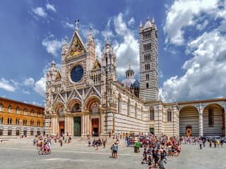 Tuscany Bus Pass: Unlimited Travel Between 5 Cities