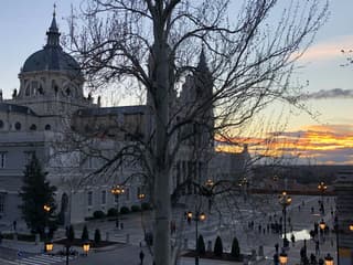 Madrid: Guided Night E-bike Tour