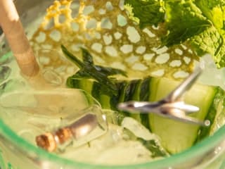 Barcelona: Premium Small-Group Sailing with Cocktails Workshop — gallery 3