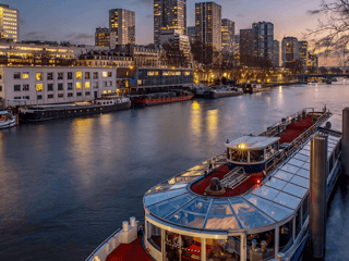 1-Hour Paris Illuminated Evening Sightseeing Cruise — gallery 2